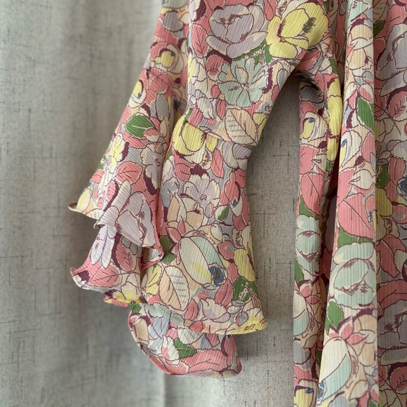 CHAPS Floral Poet Bohemian Blouse w/Ruffle Tiered Bell Sleeves, Size S. - Picture 2 of 6